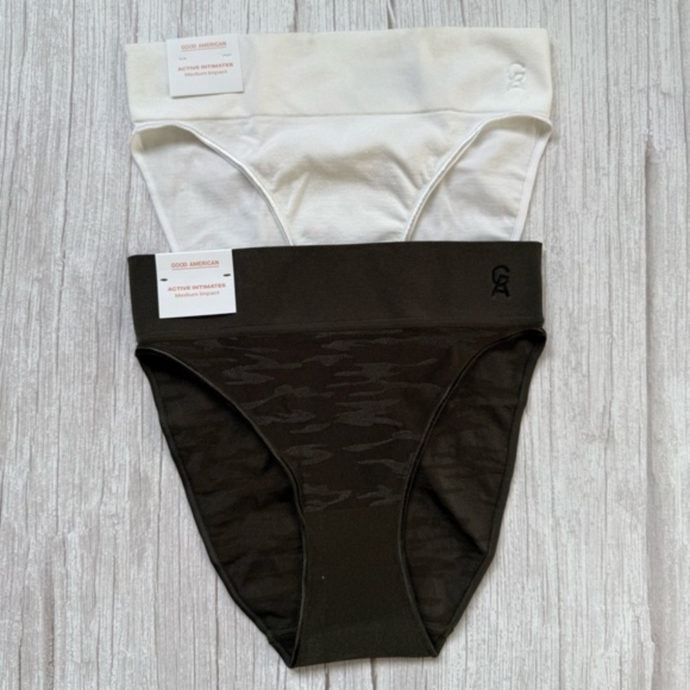 Good American White and Black Briefs Set